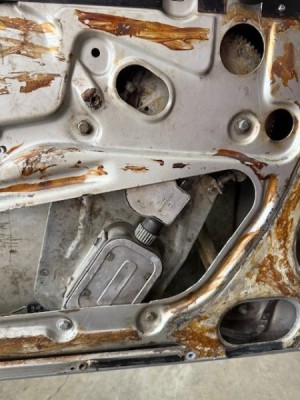 FH_voli.jpg (69.71 KiB) 12321 mal betrachtet Fensterheber vor Ausbau