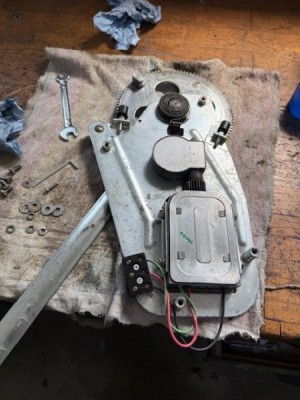 FH_voli_erneuert.jpg (64.01 KiB) 12321 mal betrachtet Fensterheber gereinigt