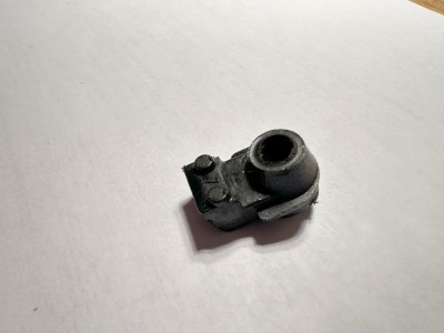 IMG_4790.jpg (36.03 KiB) 22149 mal betrachtet Halteklammer zum Einstellen der Scheinwerfer (original)