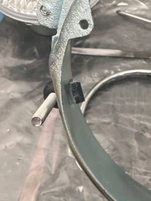 IMG_5295.jpg (43.35 KiB) 22148 mal betrachtet Neue Halteklammer montiert