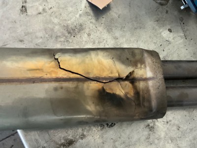 4B4A4D37-0AD4-4C7D-8F5C-3C40D2D0512C.jpeg (158.49 KiB) 6511 mal betrachtet aufgeflexter Vorschalldämpfer