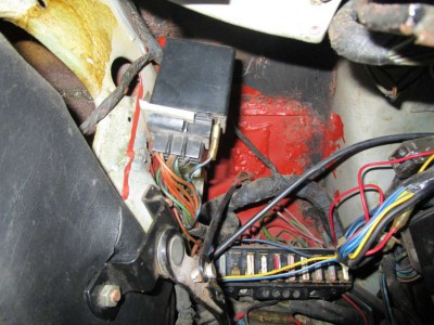 2016 - Sicherungsfach.JPG (103.38 KiB) 82673 mal betrachtet 2016 - Sicherungsfach