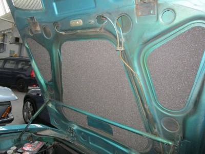 2016 Motorhaube innen.JPG (96.67 KiB) 82673 mal betrachtet 2016 - Motorhaube innen