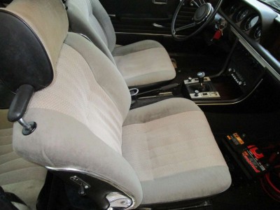 2016 - Vordersitze.JPG (71.78 KiB) 82630 mal betrachtet 2016 - Vordersitze, Sitzfläche nicht original