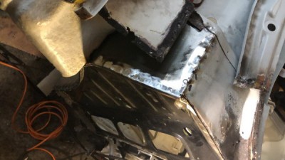 QEIO9822.JPG (51.1 KiB) 7163 mal betrachtet Anbindung Radhausblech