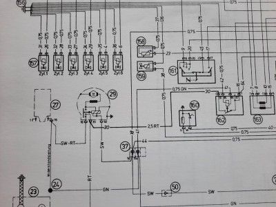E9 Schaltplan Einspritzanlage.jpg (107.41 KiB) 5259 mal betrachtet Quelle: Rep.Anleitung 258 259 Seite 170 Verlag Bucheli