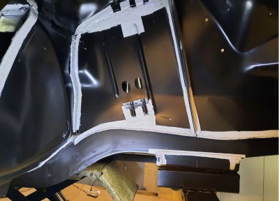 Nahtabdichtung Radhaus.JPG (75.02 KiB) 81564 mal betrachtet Nahtabdichtung Radhaus
