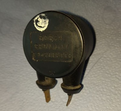 Bosch Türschloss Schalter.JPG (42.02 KiB) 1245 mal betrachtet Bosch Türschloss Schalter