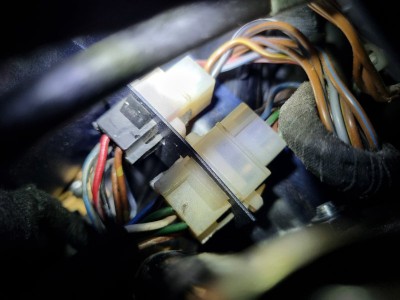 Bild 1.2.jpg (64.25 KiB) 3905 mal betrachtet 1.2 Steckverbindung zur Instrumentenkombination 6 und 9 Polig