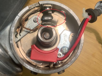 321DBFEF-2169-4DDE-B9B8-F6E5740CFA72.jpeg (186.61 KiB) 3852 mal betrachtet Unterbrecherplatte steht in Grundstellung fast auf „Spät Anschlag"