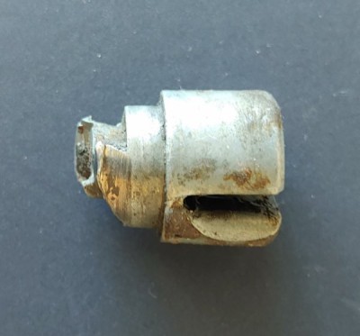 csi fensterheberbolzen.jpg (131.96 KiB) 2539 mal betrachtet csi fensterheberbolzen.jpg